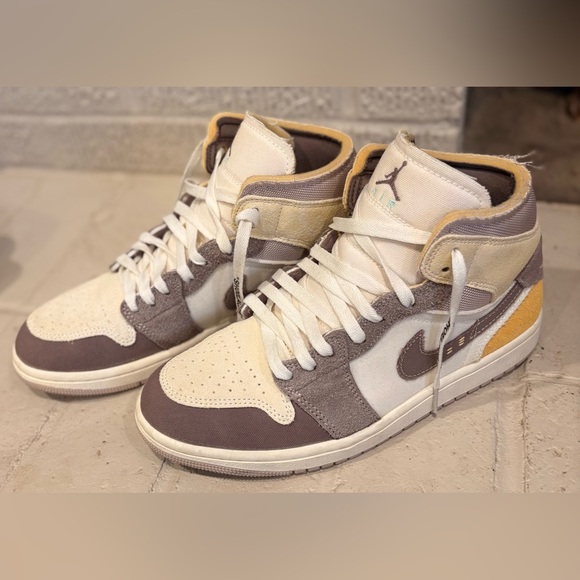 Air Jordan 1 Mid SE Craft “Taupe Haze” US 8 w/ OG Box- Authentic! - Picture 2 of 12